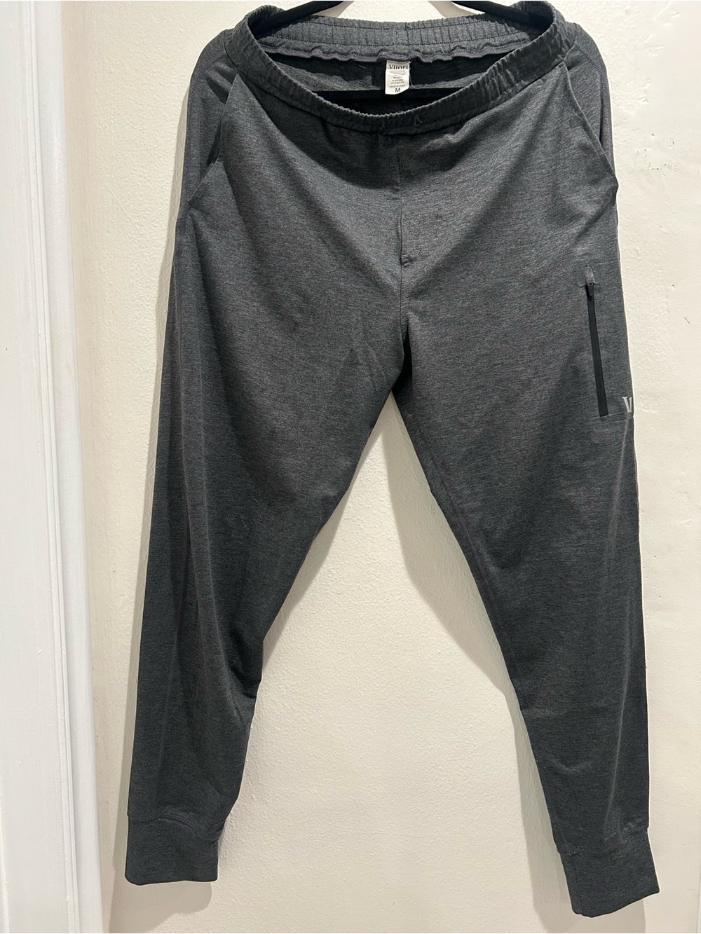 VUORI Men’s Dark Gray Performance Jogger Pants